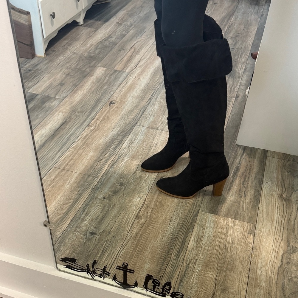 Knee-High Boots - Picture 3 of 6